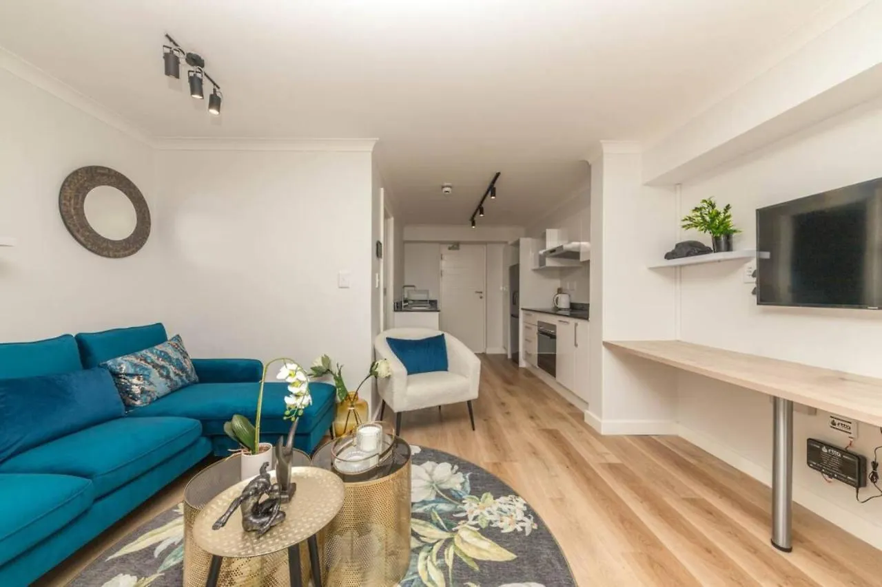 Colourful And Cosy Studio Apartment In Newlands Cape Town